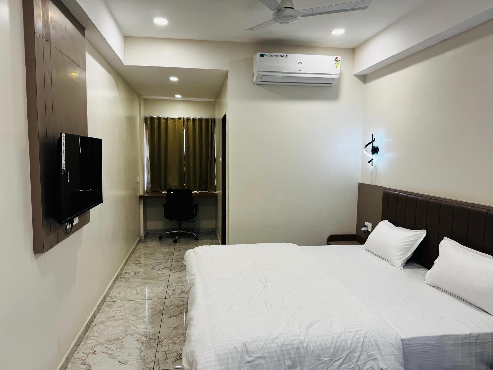 Hotel Fun N Food Bhuj Exterior foto