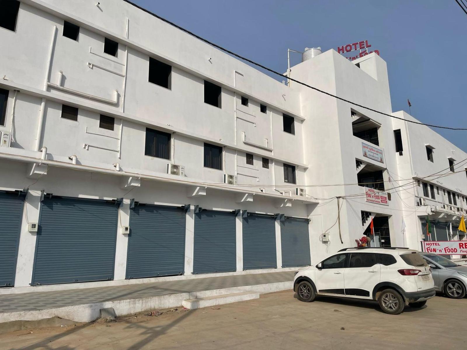 Hotel Fun N Food Bhuj Exterior foto
